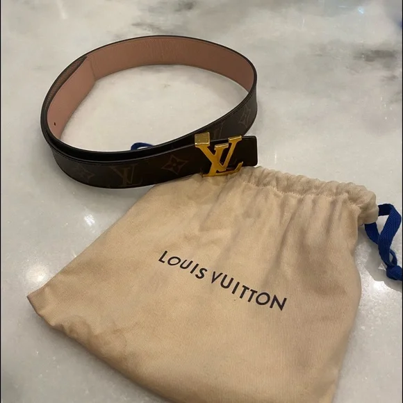 LV initials 30mm reversible belt. One side monogram other side is powdery pink. Louis Vuitton Initiales 30mm Reversible Belt Monogram and  main image 4